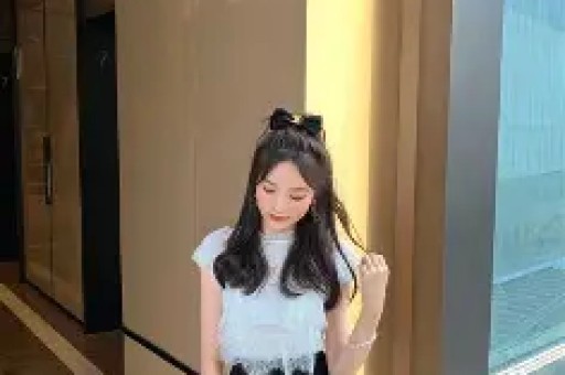 刚官宣23岁网红女友仅3天林俊杰就因亲吻幼童被骂上热搜？完整视频曝光后全网集体道歉！