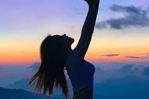 娱乐圈大事件：刘昊然周冬雨复合传闻、卢昱晓屏摄道歉、杨紫《家业》恶评风波、阿Sa婚变辟谣