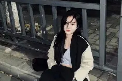 谢娜成都演唱会想看人数超35万艺人跨界为何引争议