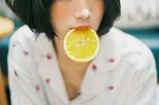 1天4瓜！离婚、全网被封禁、被逼发身体私密照、韩红最让人意外